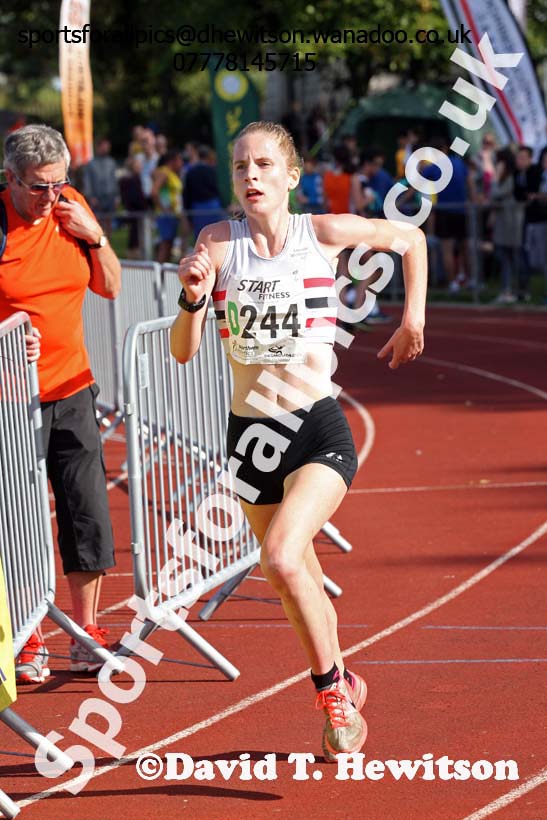 Senior women, Northern Road Relays, Blackpool. Photo: David T. Hewitson/Sports for All Pics